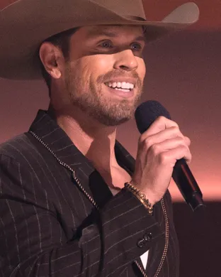 Dustin Lynch