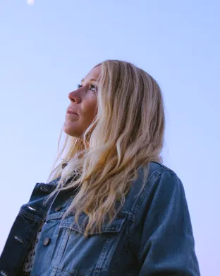 Ellie Holcomb